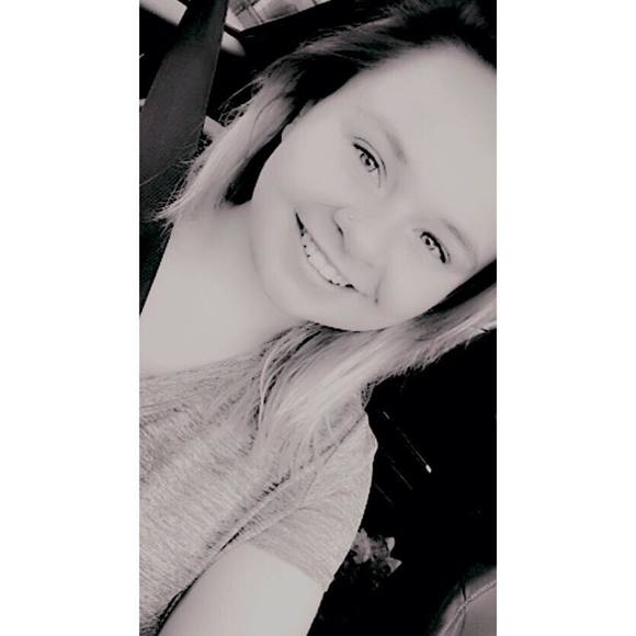 Meet your Posher, Hannah - Picture 1 of 1